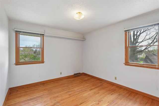 7104 Jefferson Avenue, Windsor Heights, IA 50324