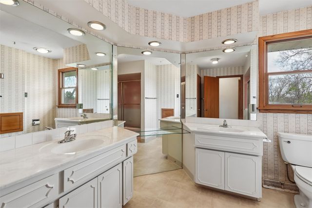 7104 Jefferson Avenue, Windsor Heights, IA 50324