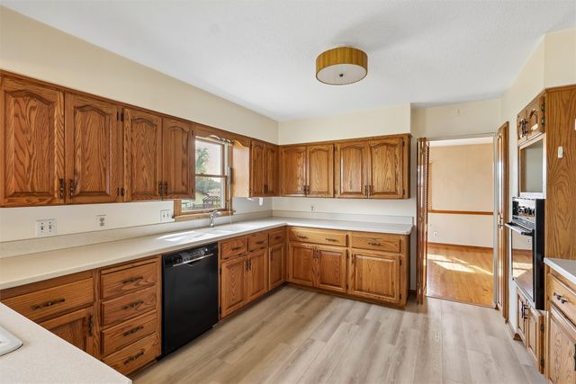 7104 Jefferson Avenue, Windsor Heights, IA 50324