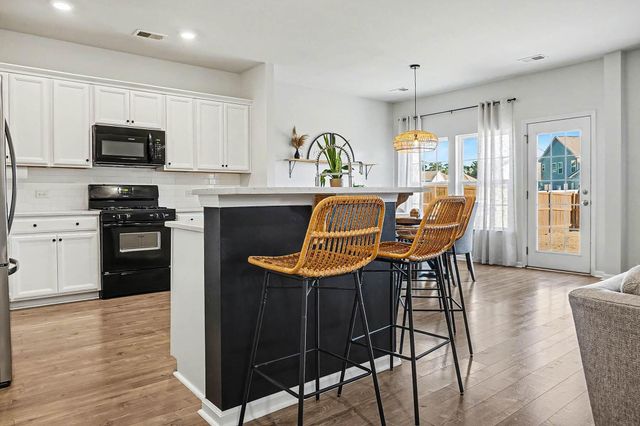 211 Daniels Creek Circle, Goose Creek, SC 29445