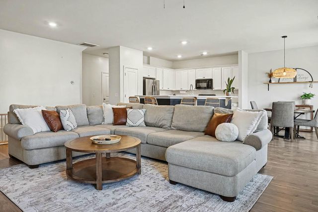 211 Daniels Creek Circle, Goose Creek, SC 29445