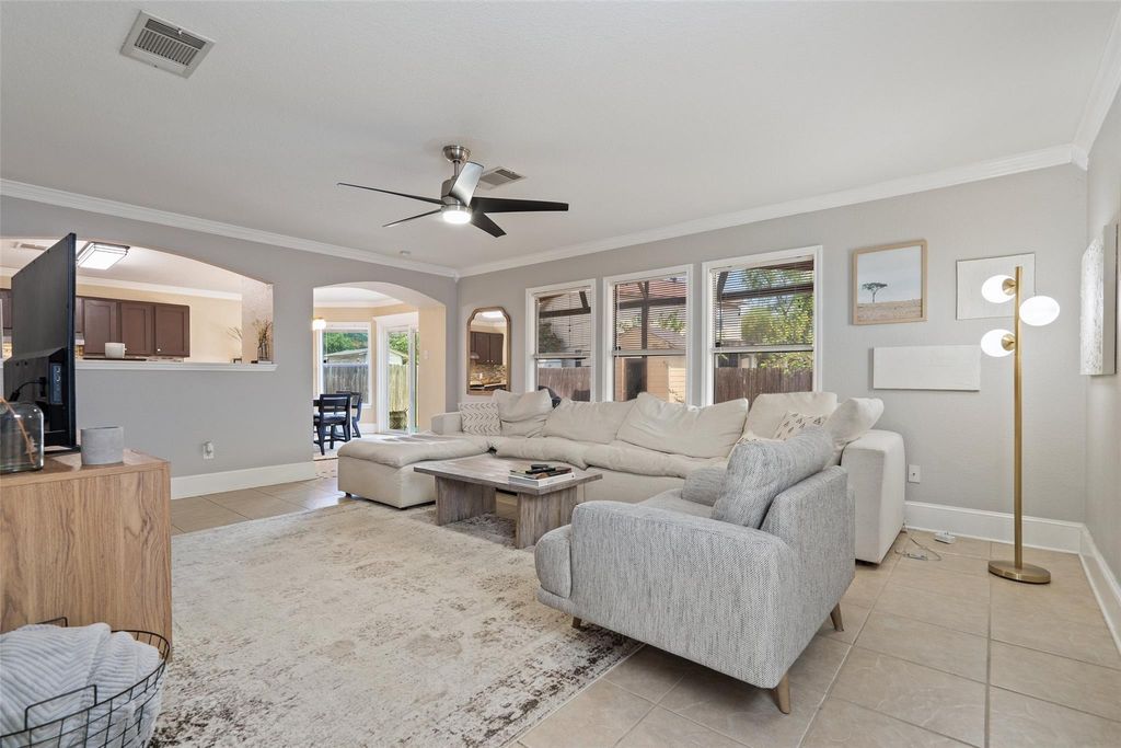 5409 Bahan DR, Del Valle, TX 78617