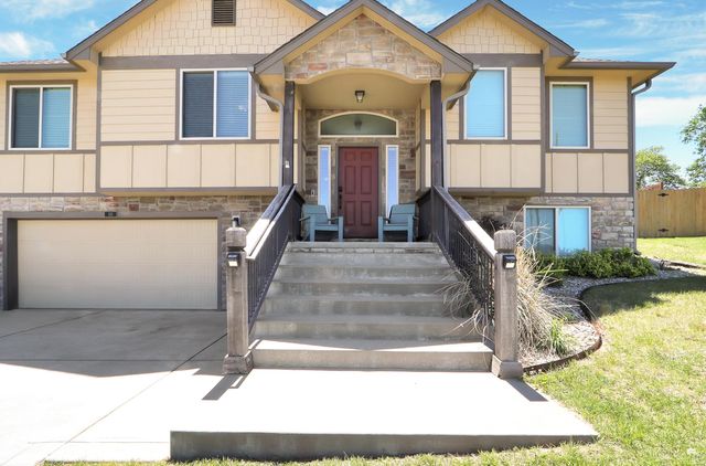 313 Firethorn Drive, Manhattan, KS 66503