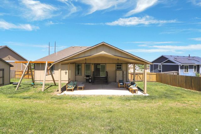 313 Firethorn Drive, Manhattan, KS 66503