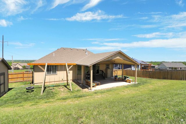 313 Firethorn Drive, Manhattan, KS 66503