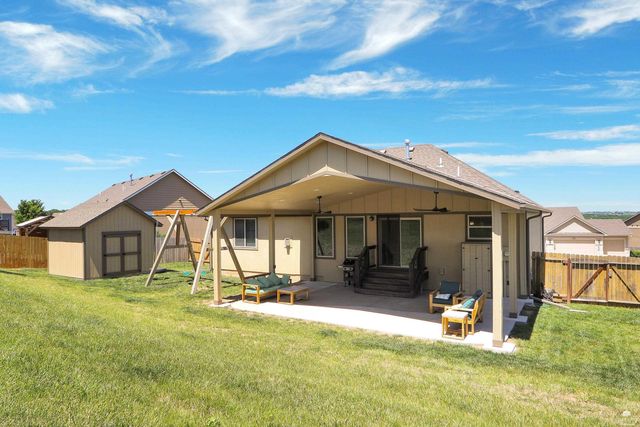 313 Firethorn Drive, Manhattan, KS 66503