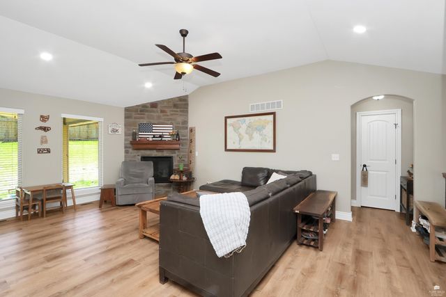 313 Firethorn Drive, Manhattan, KS 66503