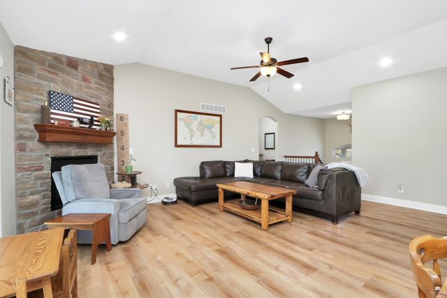 313 Firethorn Drive, Manhattan, KS 66503