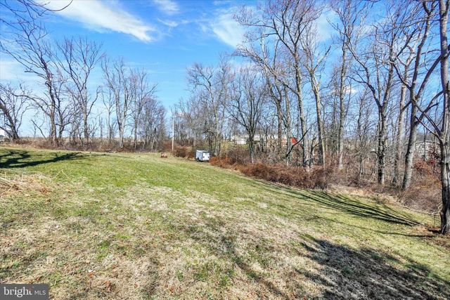 4780 HERBST RD, Red Lion, PA 17356