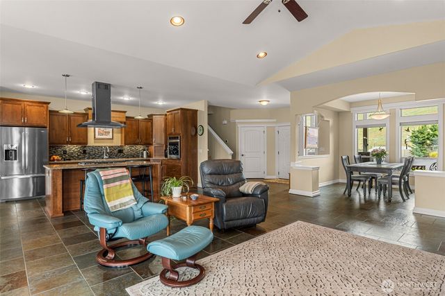 125 E Mountain Brook Lane, Wenatchee, WA 98801