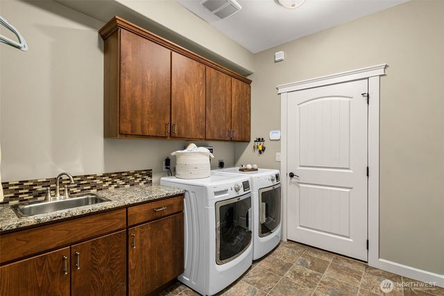 125 E Mountain Brook Lane, Wenatchee, WA 98801