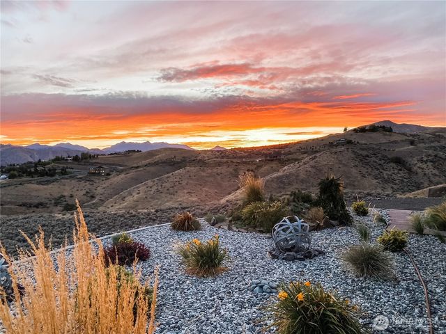 125 E Mountain Brook Lane, Wenatchee, WA 98801