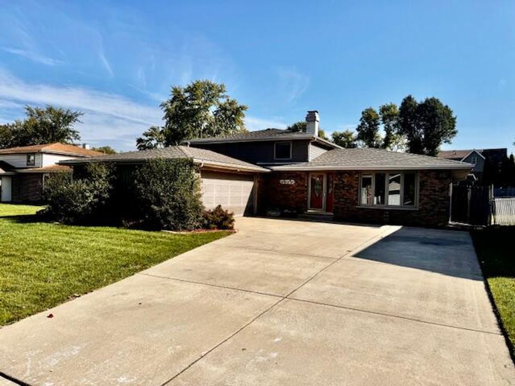 2529 James Drive, Dyer, IN 46311