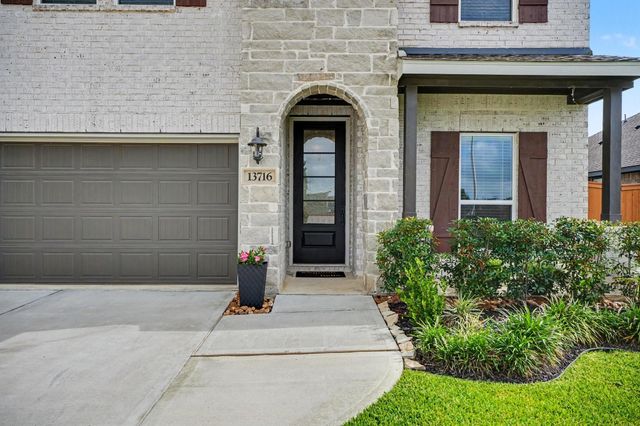 13716 Windward Mist Drive, La Marque, TX 77568