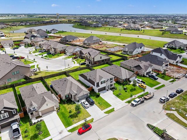 13716 Windward Mist Drive, La Marque, TX 77568