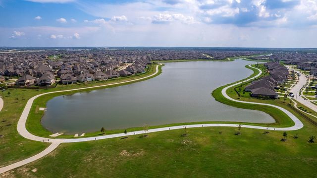 13716 Windward Mist Drive, La Marque, TX 77568