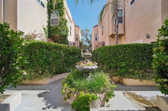 10659 Bloomfield Street, Toluca Lake, CA 91602