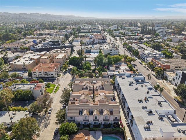 10659 Bloomfield Street, Toluca Lake, CA 91602