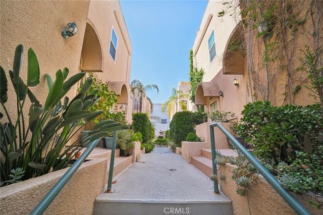 10659 Bloomfield Street, Toluca Lake, CA 91602