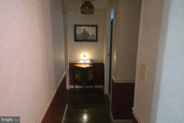 2 LOG LN, East Earl, PA 17519