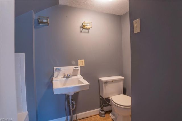 1437 Price Road, Eden, NC 27288