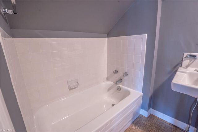 1437 Price Road, Eden, NC 27288