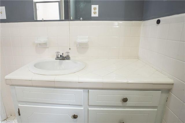 1437 Price Road, Eden, NC 27288