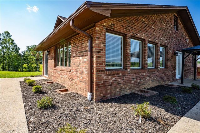 1437 Price Road, Eden, NC 27288