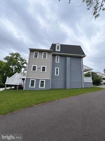 42 E 5TH AVE, Collegeville, PA 19426