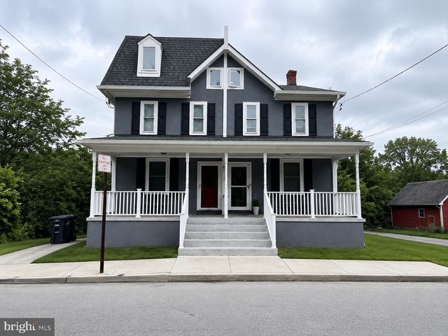 42 E 5TH AVE, Collegeville, PA 19426