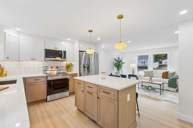 77 Hurd St, Lynn, MA 01905