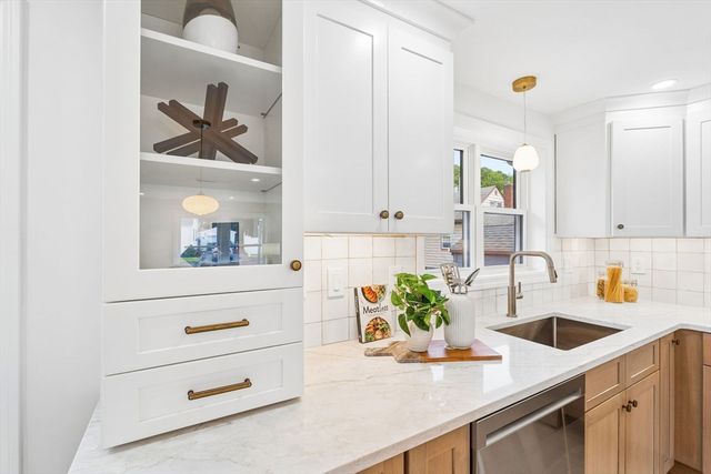 77 Hurd St, Lynn, MA 01905