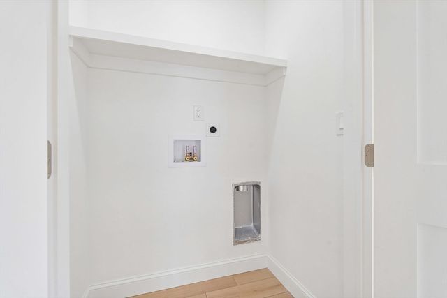 77 Hurd St, Lynn, MA 01905