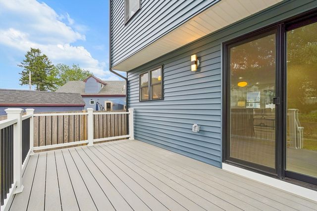 77 Hurd St, Lynn, MA 01905