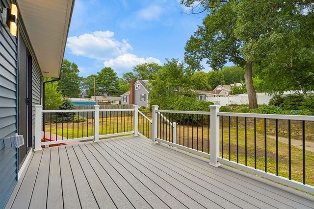 77 Hurd St, Lynn, MA 01905