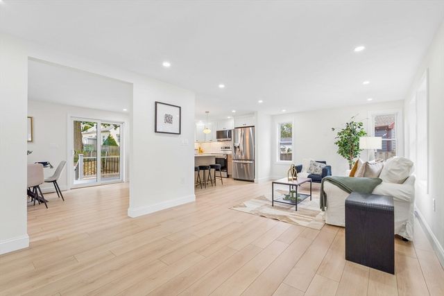 77 Hurd St, Lynn, MA 01905