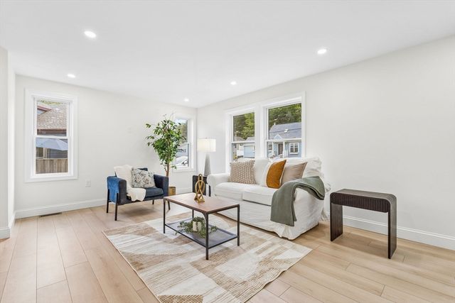 77 Hurd St, Lynn, MA 01905