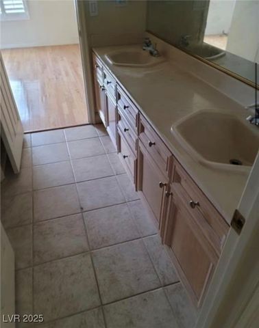 5718 San Florentine Avenue, Las Vegas, NV 89141