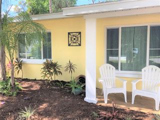2275 HAWTHORNE STREET, Sarasota, FL 34239