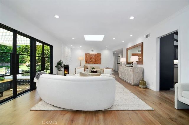 20367 Lander Drive, Woodland Hills, CA 91364