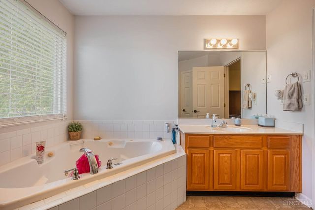 1946 Michelle Lane, Monroe, OH 45044