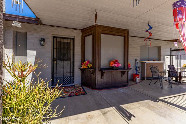 5825 W SUNNYSLOPE Lane, Glendale, AZ 85302