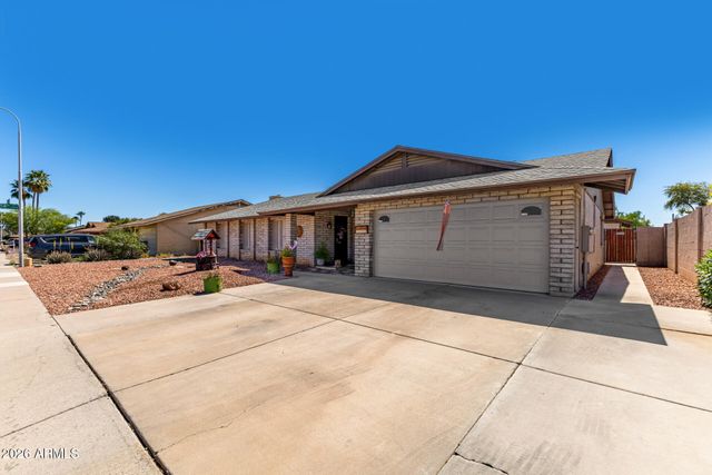 5825 W SUNNYSLOPE Lane, Glendale, AZ 85302