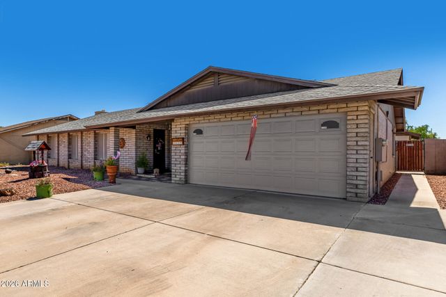 5825 W SUNNYSLOPE Lane, Glendale, AZ 85302