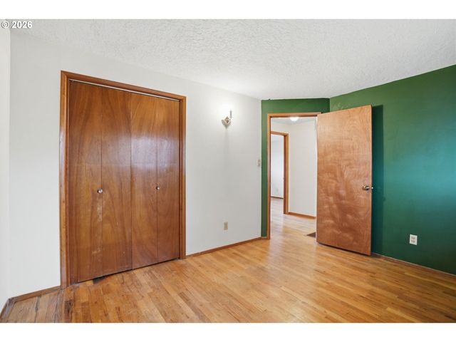 18010 Se PERSHING Ct, Gresham, OR 97236