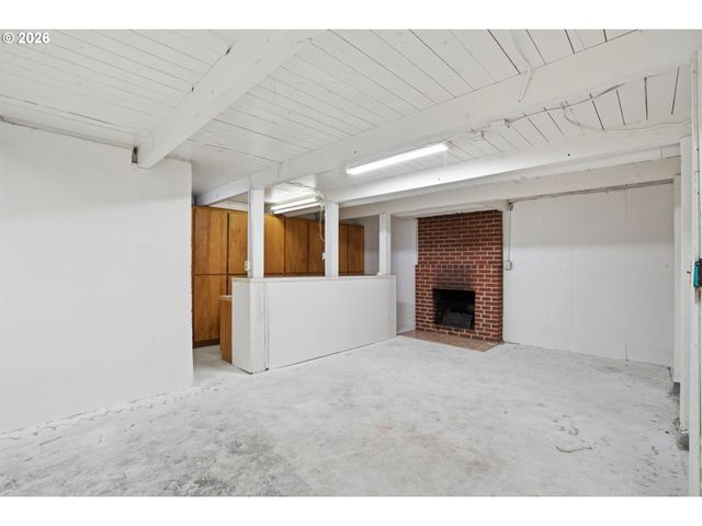 18010 Se PERSHING Ct, Gresham, OR 97236