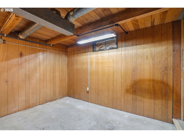 18010 Se PERSHING Ct, Gresham, OR 97236