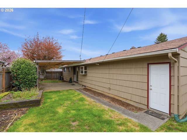 18010 Se PERSHING Ct, Gresham, OR 97236