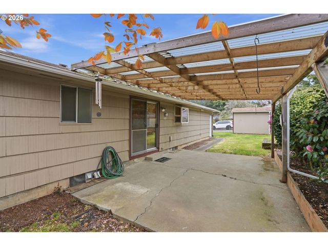 18010 Se PERSHING Ct, Gresham, OR 97236