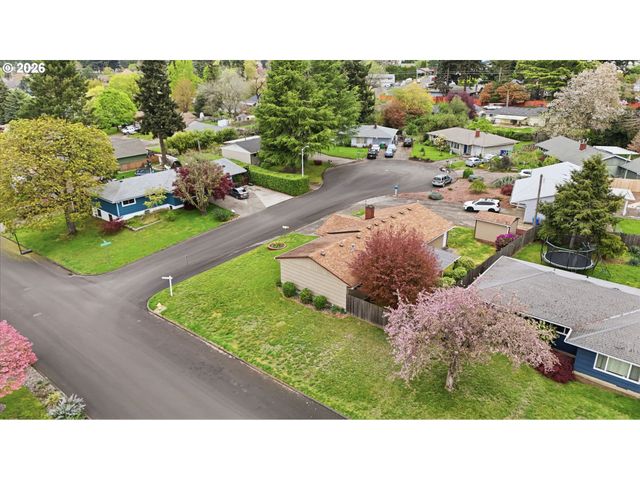 18010 Se PERSHING Ct, Gresham, OR 97236